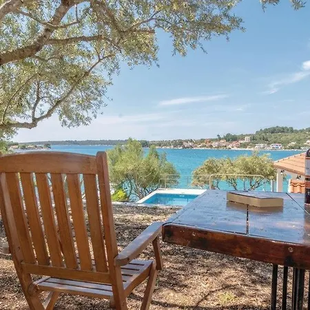 Peace & Quiet By Guide Villa