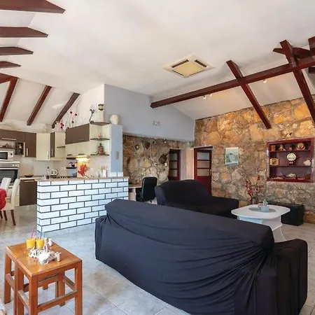 Peace & Quiet By Guide Villa