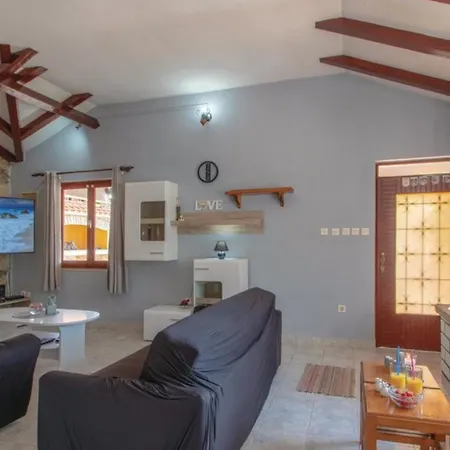 Villa Peace & Quiet By Guide *