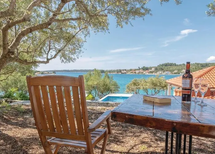 Peace & Quiet By Guide Villa