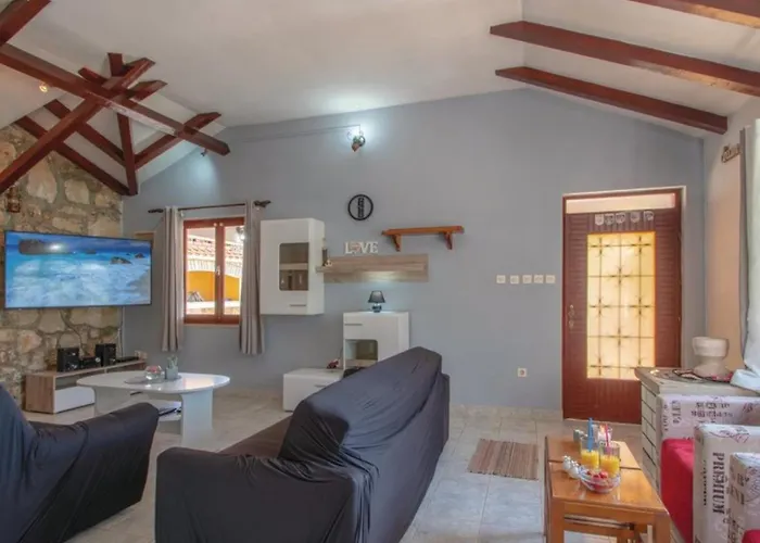 Villa Peace & Quiet By Guide *